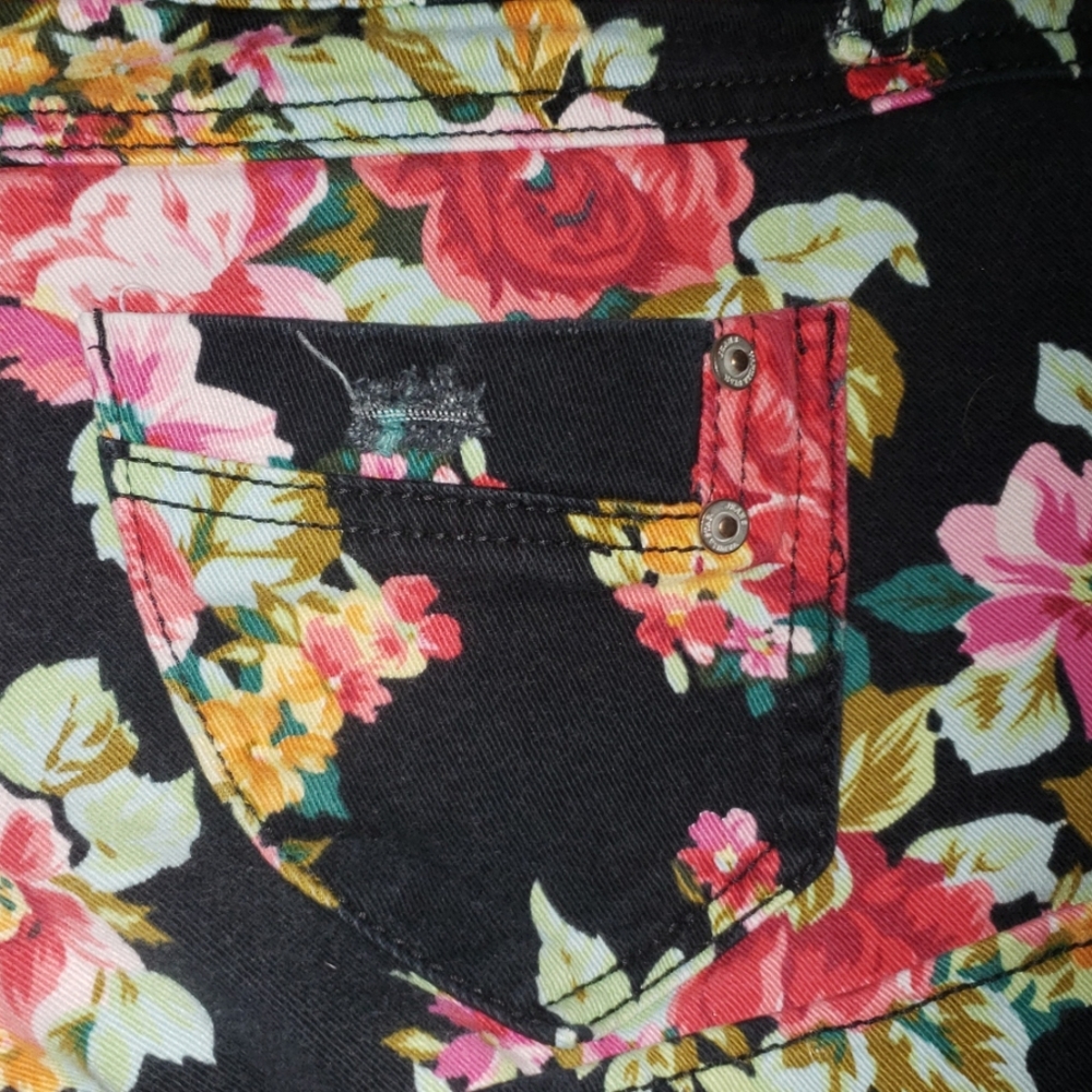 Vanilla Star Floral Jean Shorts